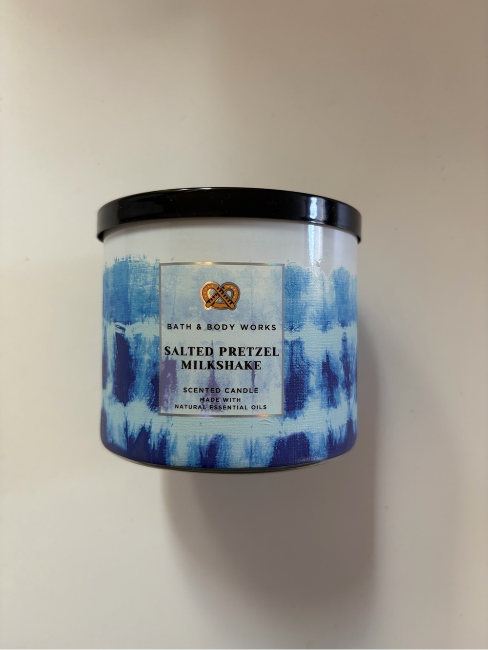 NWT Bath & Body Works Salted Pretzel Milkshake Three-Wick Candle 🥨🥤